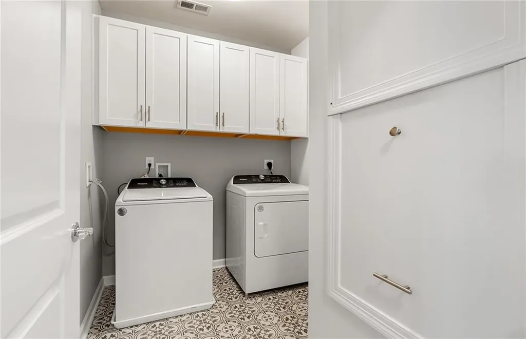 141 East Point Drive East Providence RI 02916
