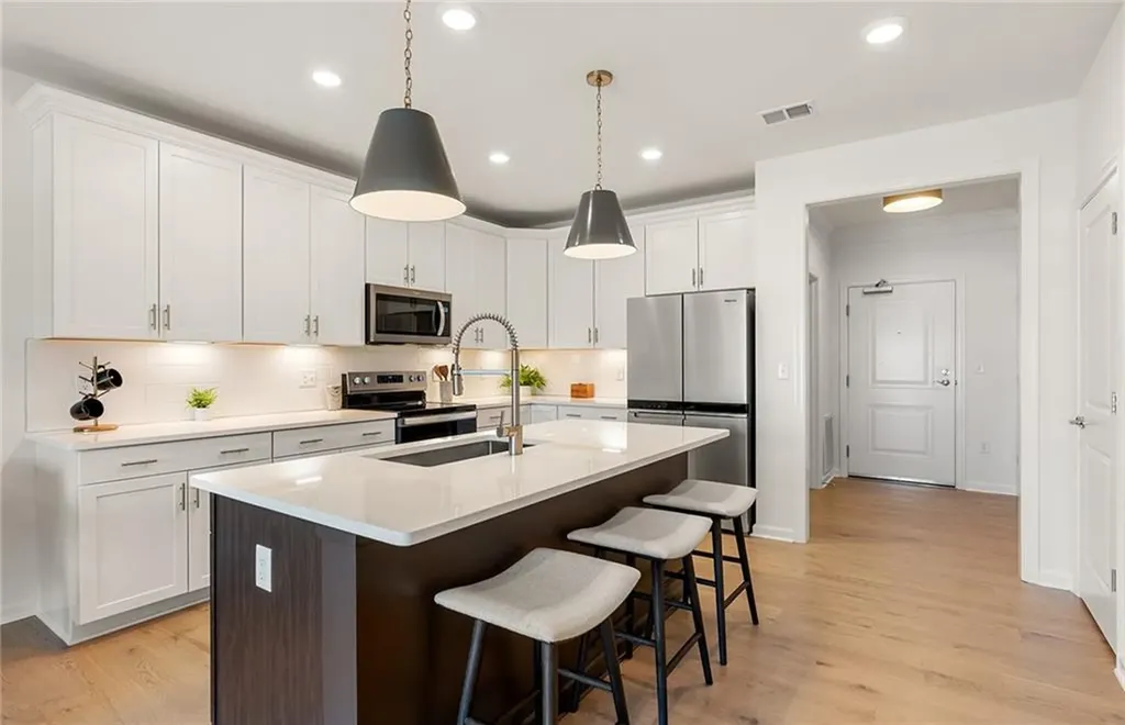 141 East Point Drive East Providence RI 02916