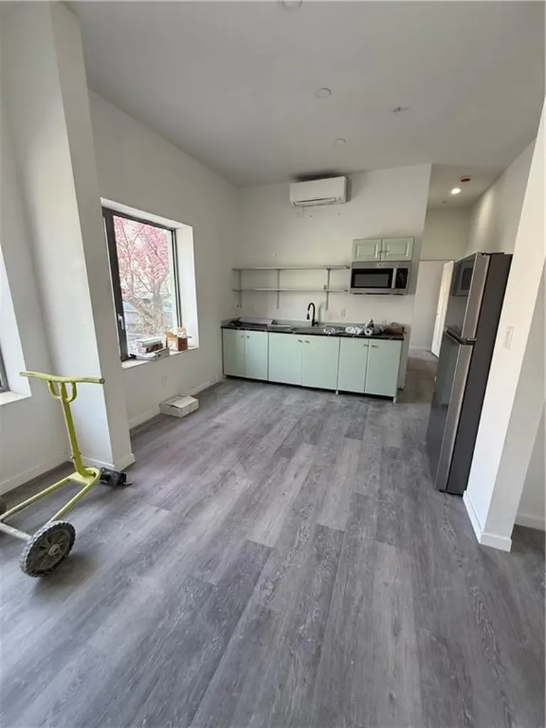 536 Smith Street Providence RI 02908