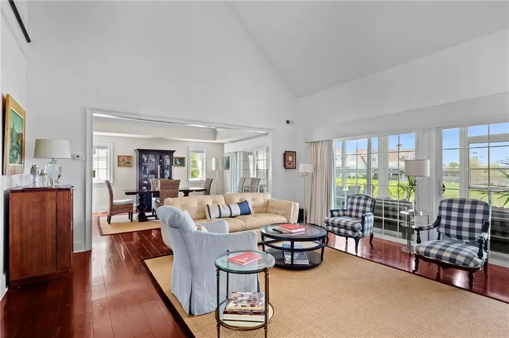 34 Wimbledon Circle Portsmouth RI 02871