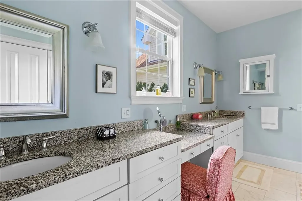 34 Wimbledon Circle Portsmouth RI 02871