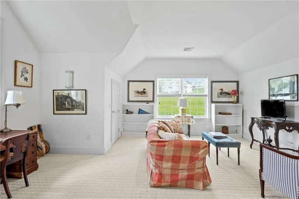 34 Wimbledon Circle Portsmouth RI 02871
