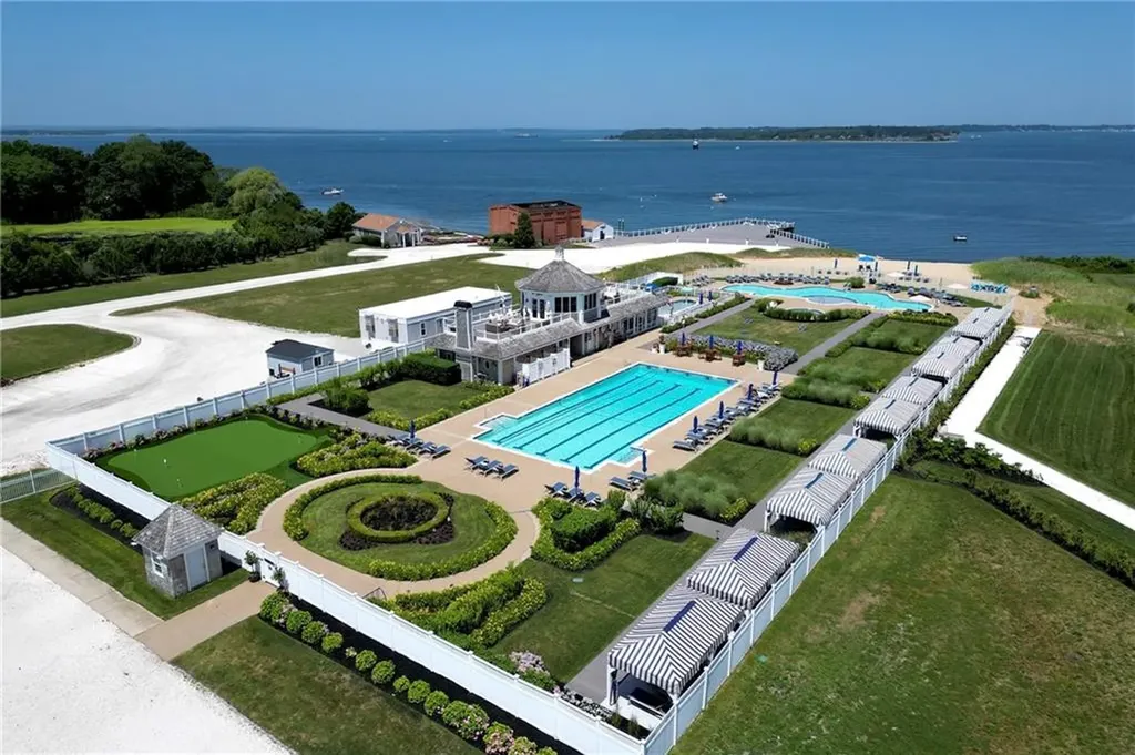 34 Wimbledon Circle Portsmouth RI 02871