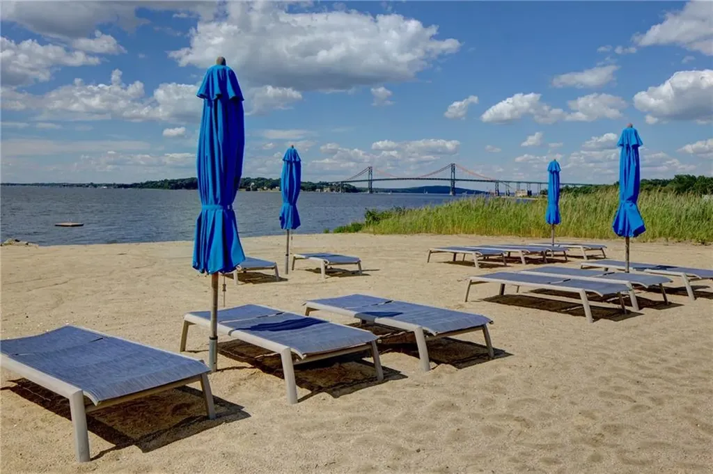 34 Wimbledon Circle Portsmouth RI 02871