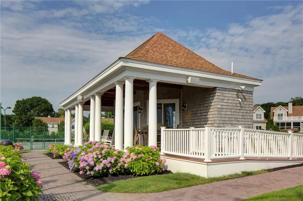 34 Wimbledon Circle Portsmouth RI 02871