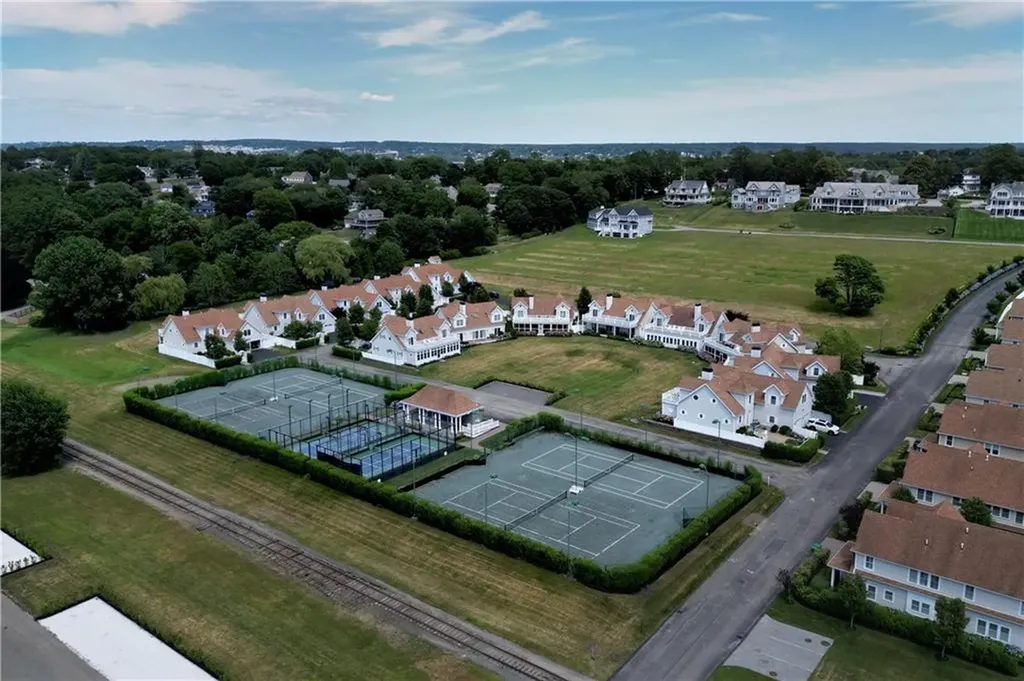 34 Wimbledon Circle Portsmouth RI 02871