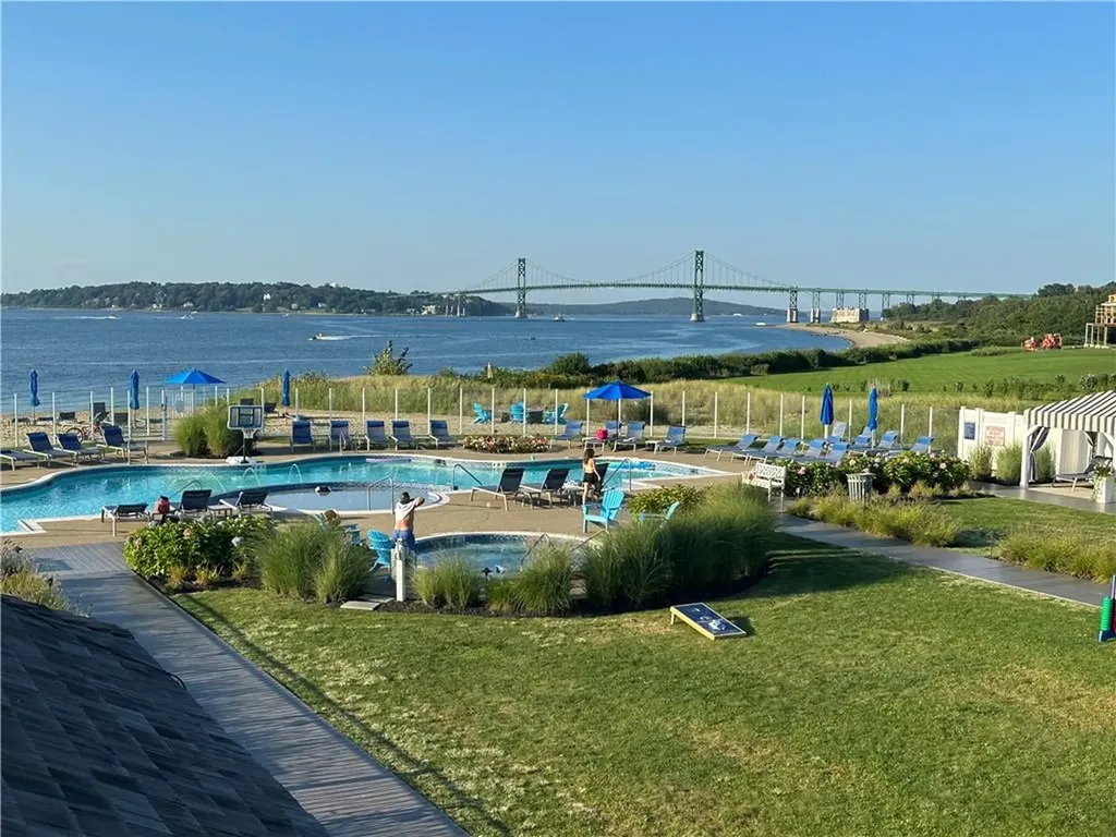 34 Wimbledon Circle Portsmouth RI 02871