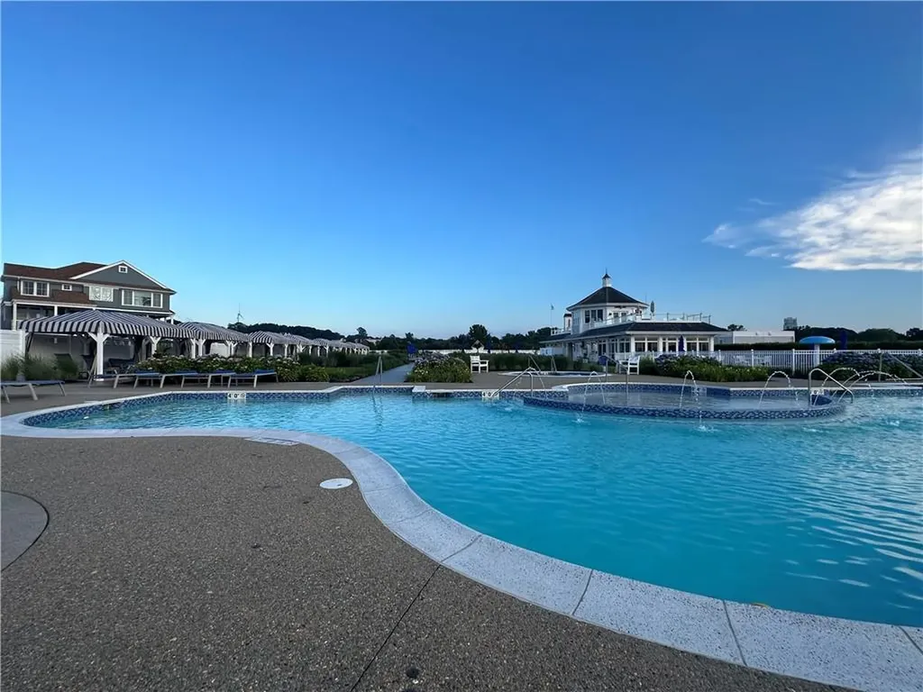 34 Wimbledon Circle Portsmouth RI 02871