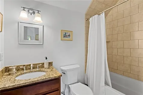 34 Wimbledon Circle Portsmouth RI 02871