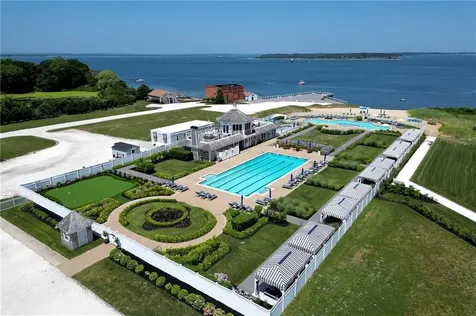 34 Wimbledon Circle Portsmouth RI 02871