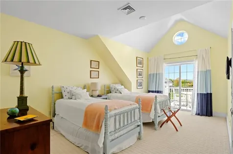34 Wimbledon Circle Portsmouth RI 02871