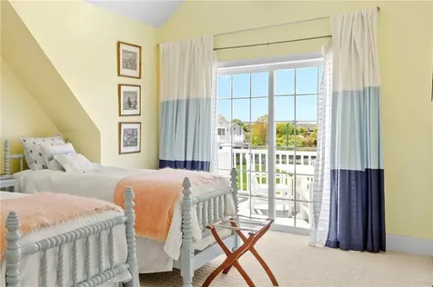 34 Wimbledon Circle Portsmouth RI 02871