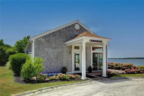 34 Wimbledon Circle Portsmouth RI 02871
