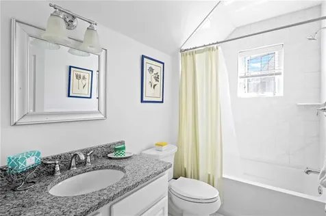 34 Wimbledon Circle Portsmouth RI 02871