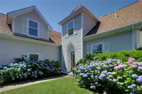 34 Wimbledon Circle Portsmouth RI 02871