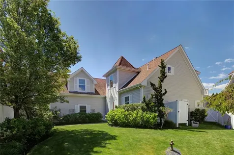 34 Wimbledon Circle Portsmouth RI 02871