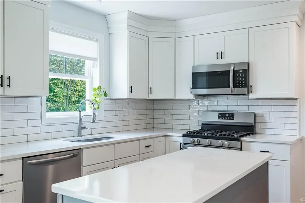 100 East View Avenue Cranston RI 02920