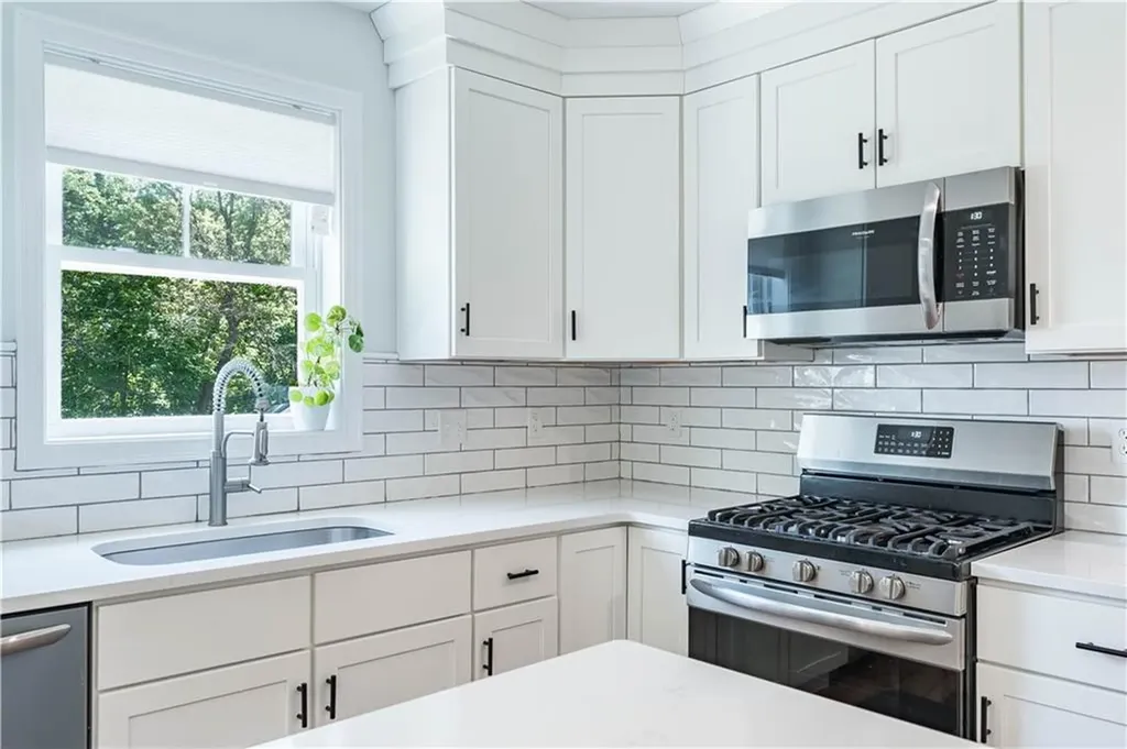 100 East View Avenue Cranston RI 02920