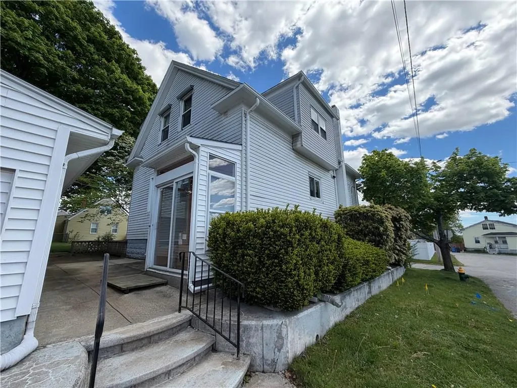 123 Oxford Street Cranston RI 02920