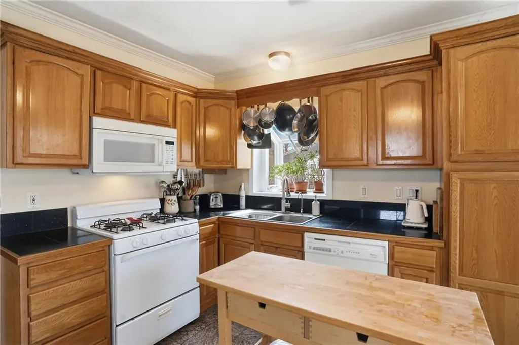 77 Majestic Avenue Warwick RI 02888