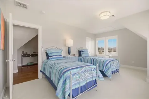 165 Newport Harbor Drive Portsmouth RI 02871