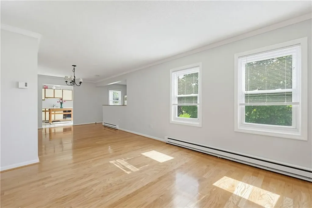 1 Willow Glen Circle Warwick RI 02889