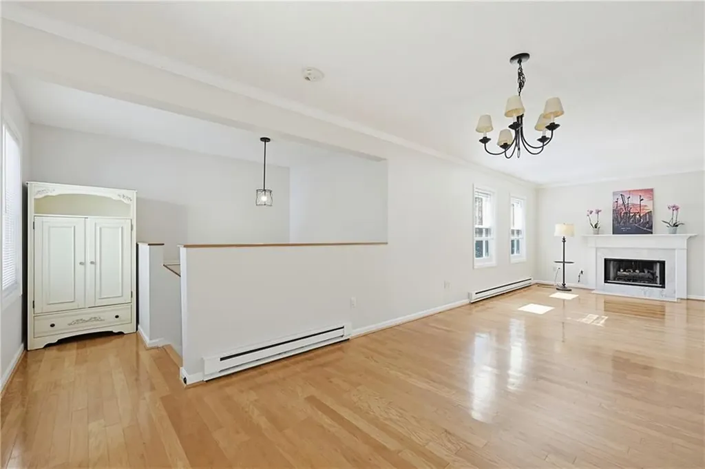 1 Willow Glen Circle Warwick RI 02889