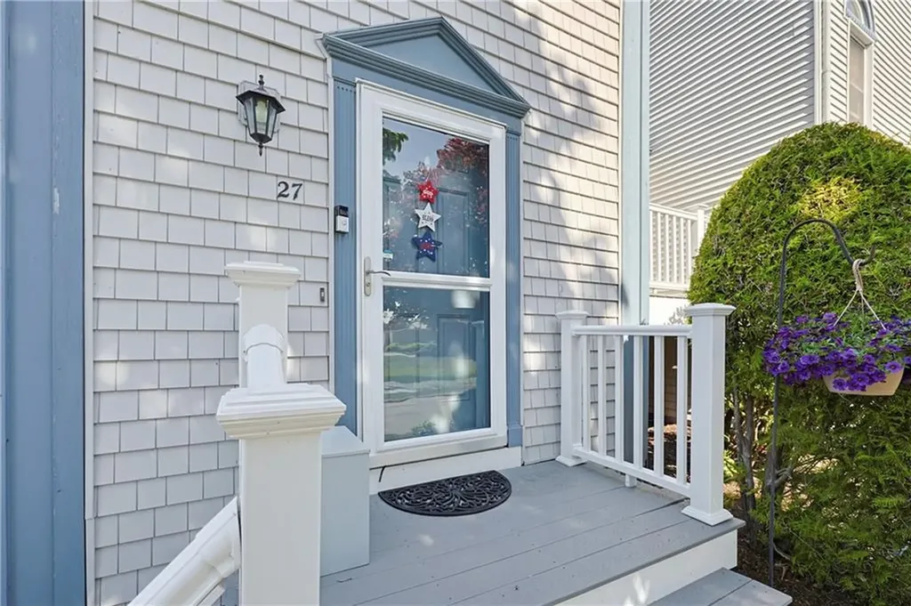1 Willow Glen Circle Warwick RI 02889
