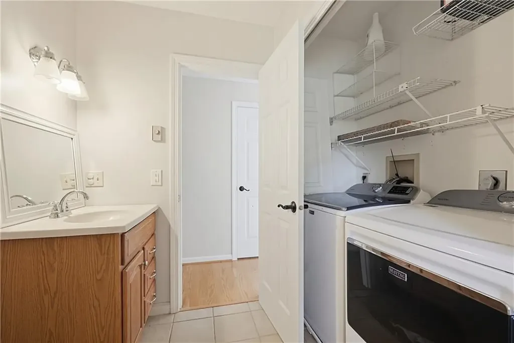 1 Willow Glen Circle Warwick RI 02889