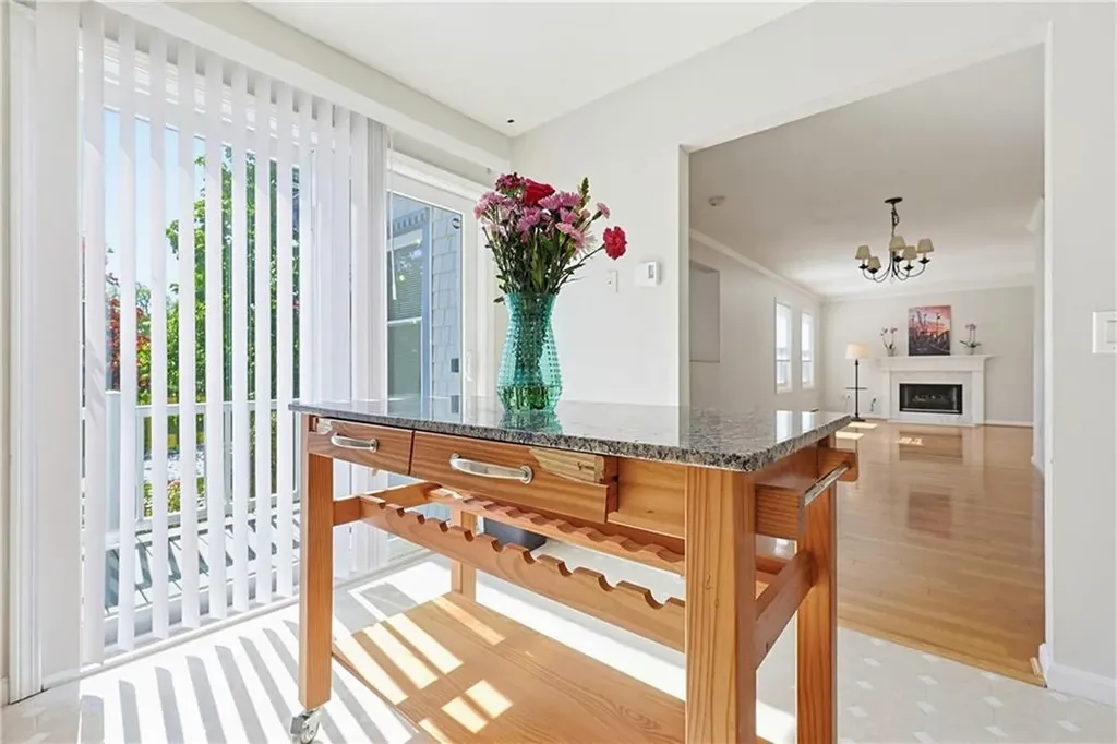 1 Willow Glen Circle Warwick RI 02889