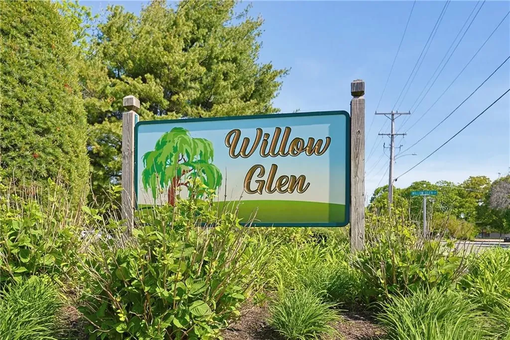 1 Willow Glen Circle Warwick RI 02889