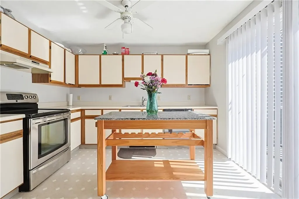 1 Willow Glen Circle Warwick RI 02889
