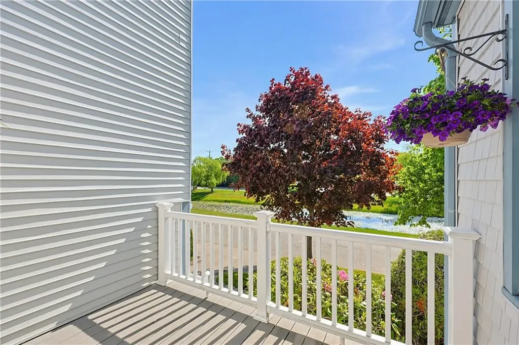 1 Willow Glen Circle Warwick RI 02889