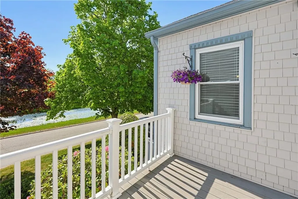 1 Willow Glen Circle Warwick RI 02889