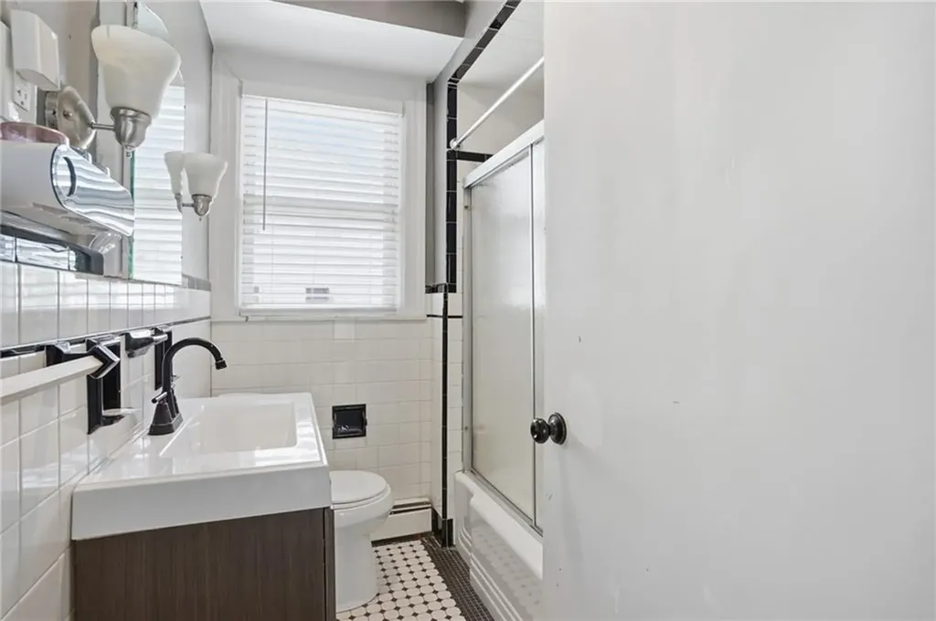 144 Dante Street Providence RI 02908