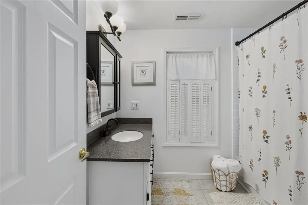 208 Marlborough Street East Greenwich RI 02818