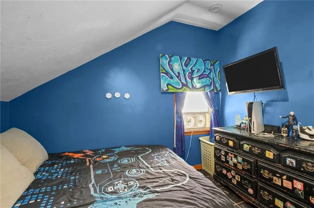 56 Henrietta Street Providence RI 02904