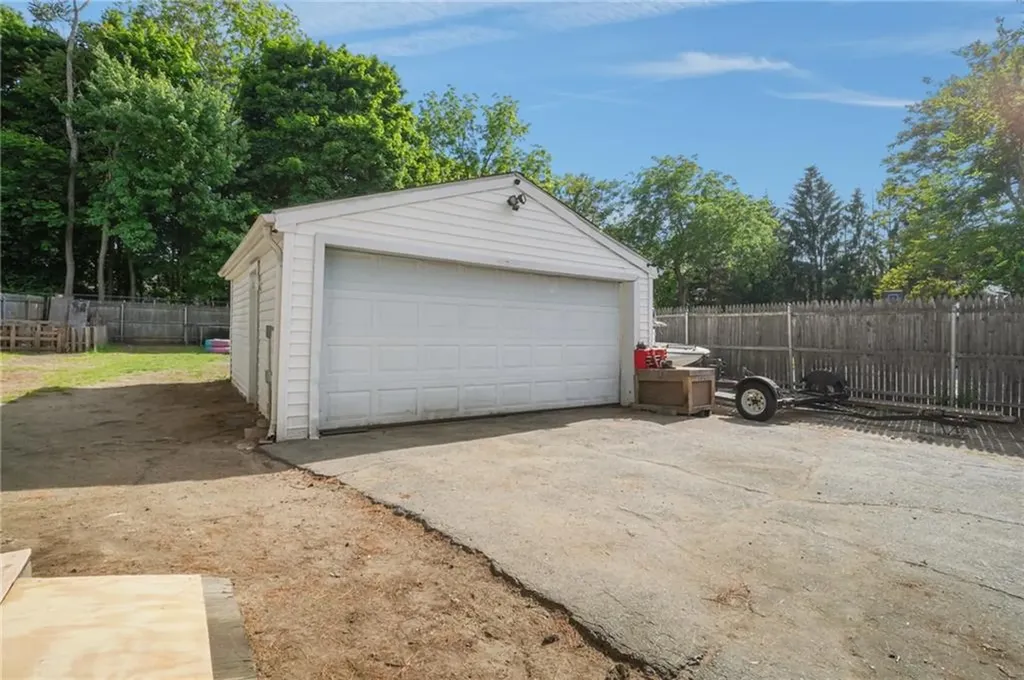 56 Henrietta Street Providence RI 02904