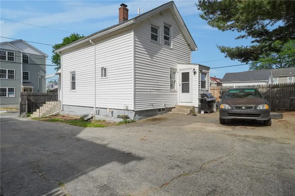 56 Henrietta Street Providence RI 02904