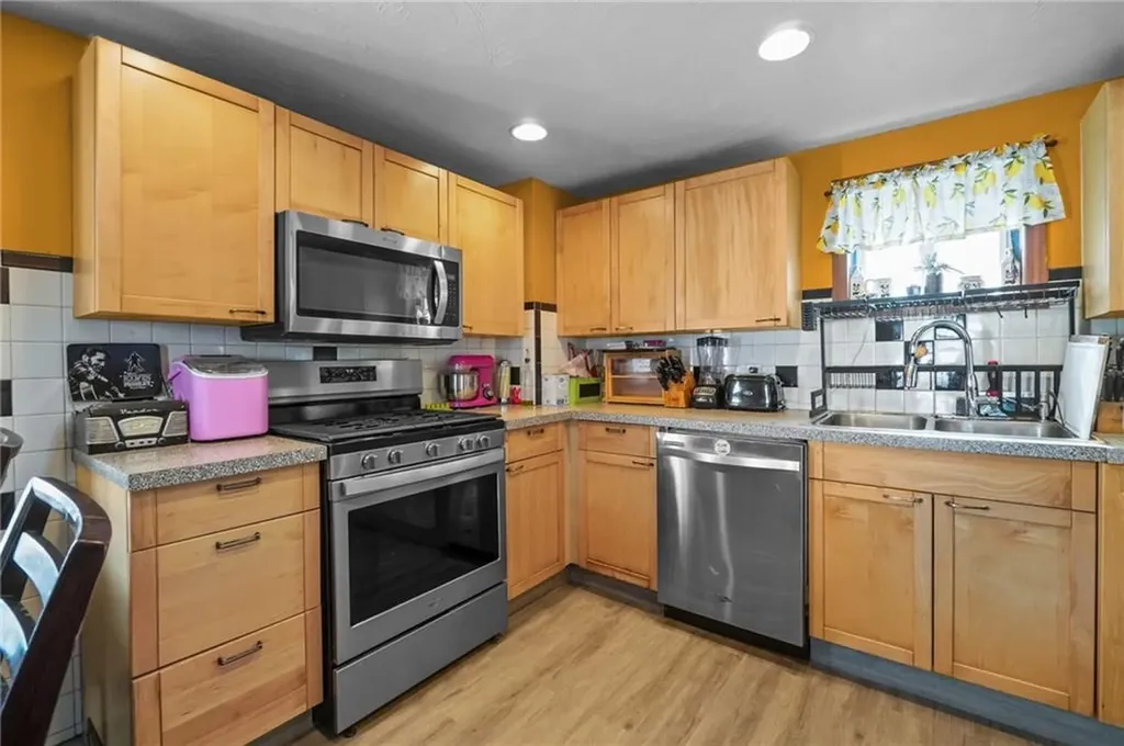 56 Henrietta Street Providence RI 02904