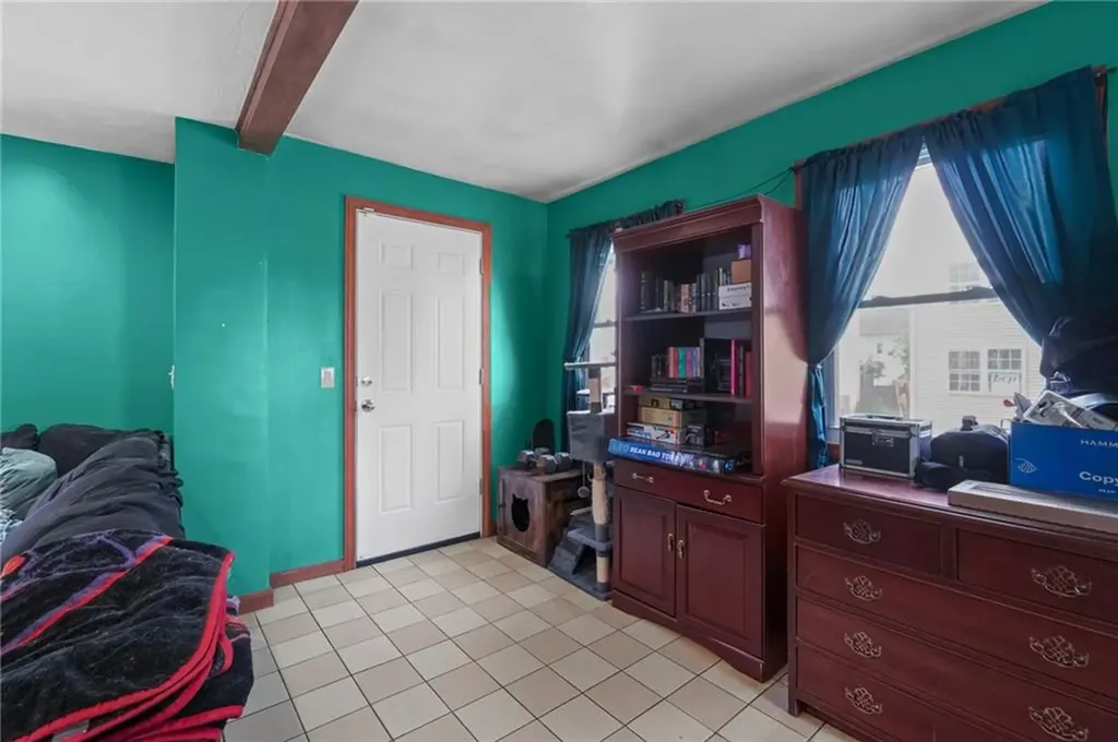 56 Henrietta Street Providence RI 02904