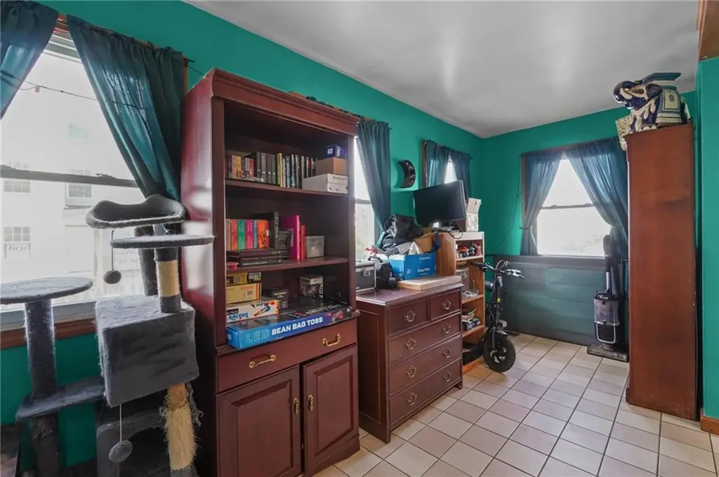 56 Henrietta Street Providence RI 02904