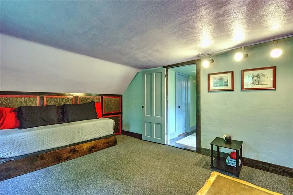 540 Greenville Road North Smithfield RI 02896