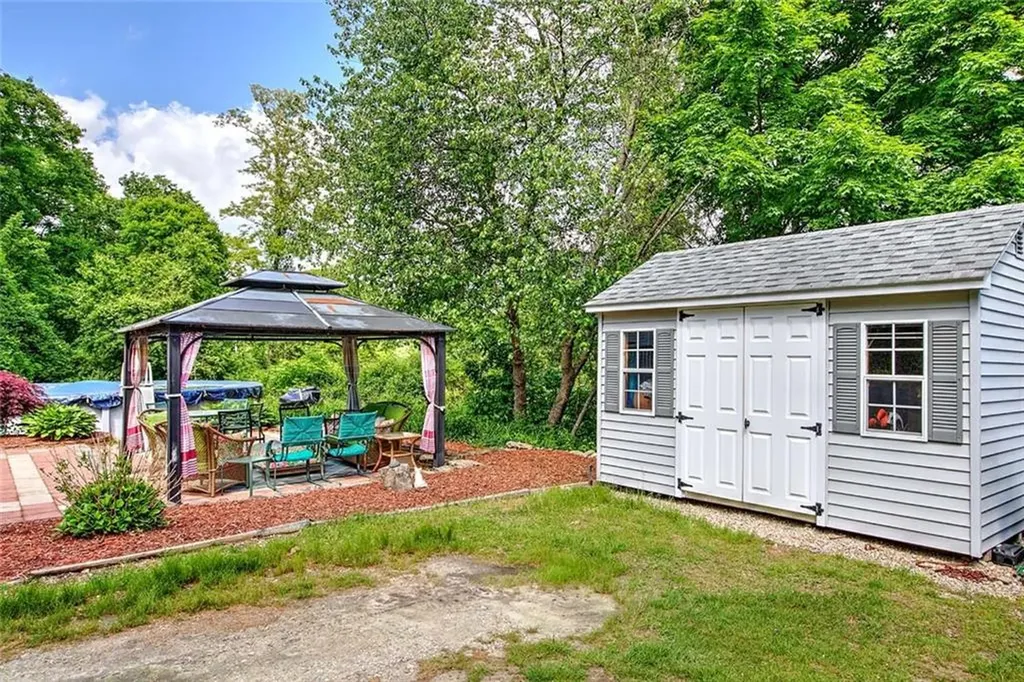 540 Greenville Road North Smithfield RI 02896
