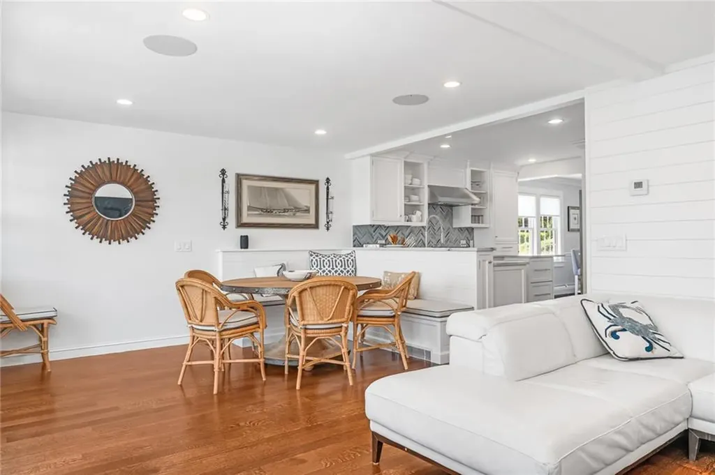 5 Pasadena Avenue Westerly RI 02891