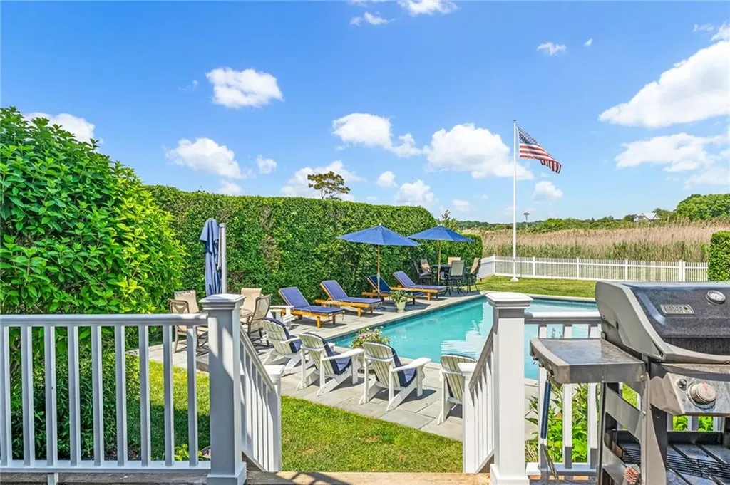5 Pasadena Avenue Westerly RI 02891