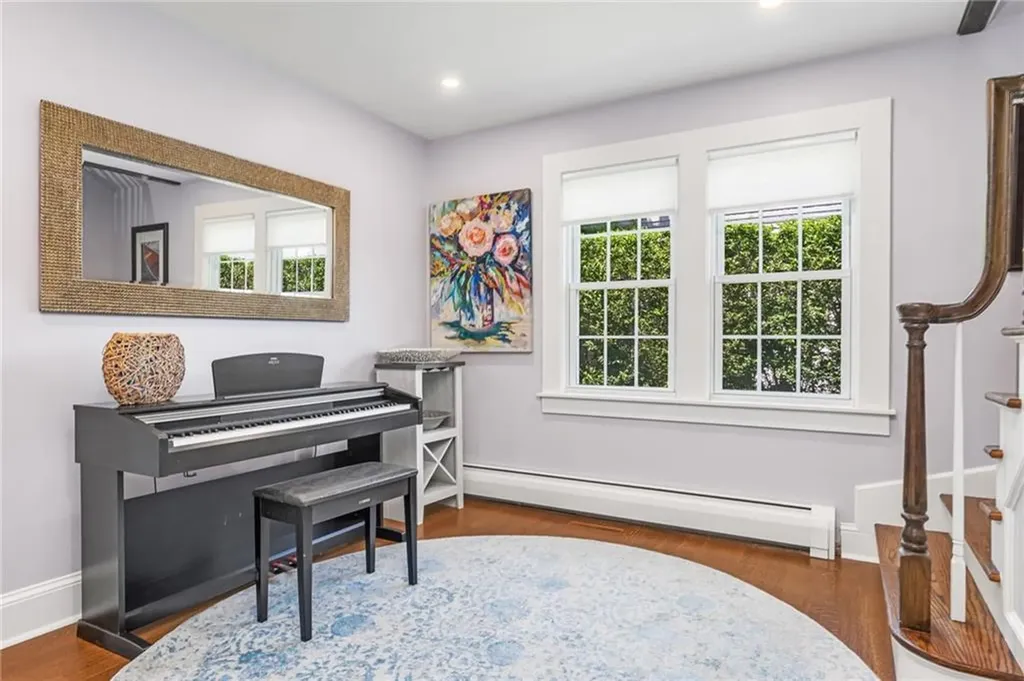 5 Pasadena Avenue Westerly RI 02891