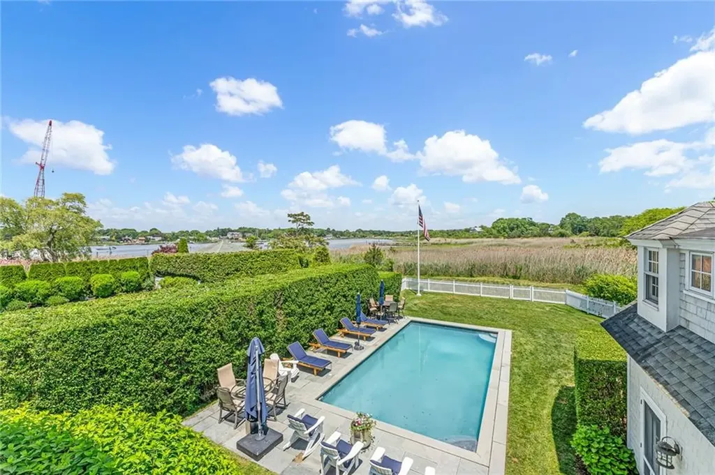 5 Pasadena Avenue Westerly RI 02891