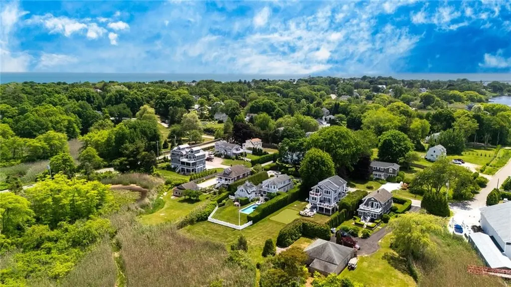 5 Pasadena Avenue Westerly RI 02891