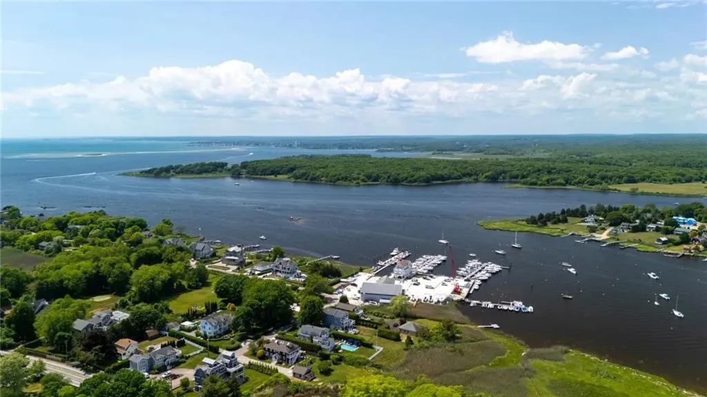 5 Pasadena Avenue Westerly RI 02891